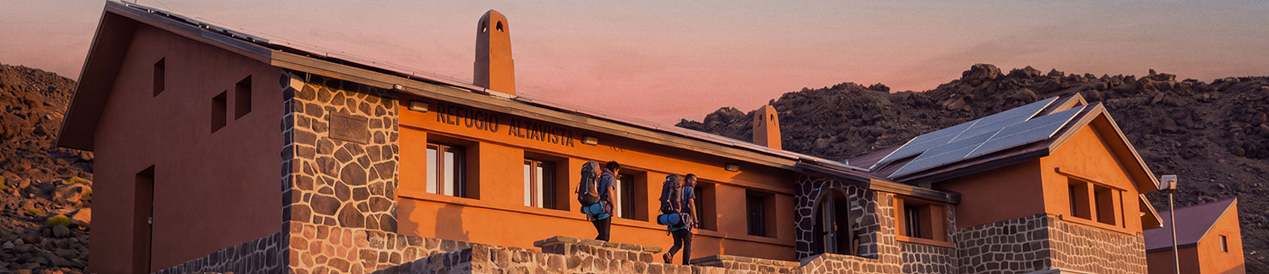 Besucher in der Herberge Altavista auf dem Teide